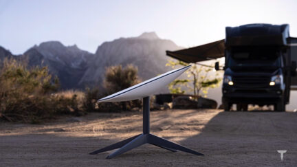 Starlink scommette sull'Italia: il Kit per internet costa la metà e l'abbonamento scende a 29€