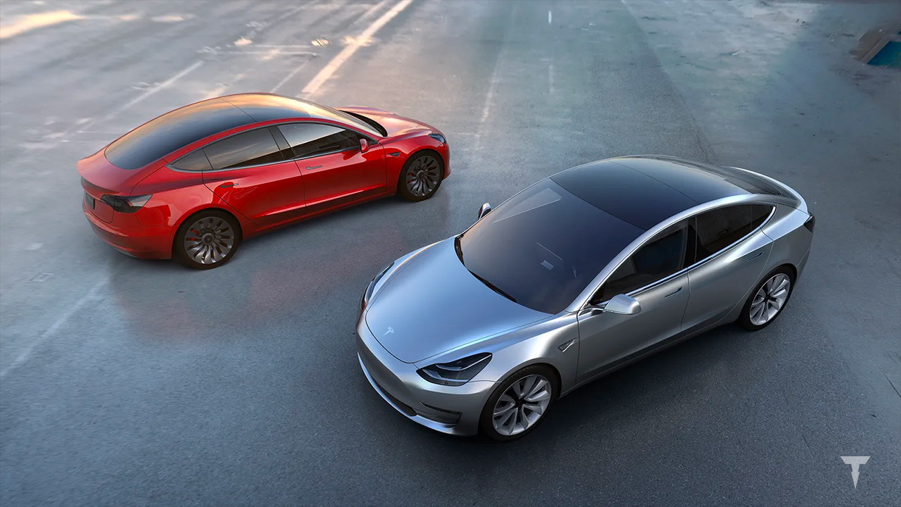 tesla aggiorna sito web italiano
