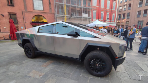 cybertruck cyber odyssey italia