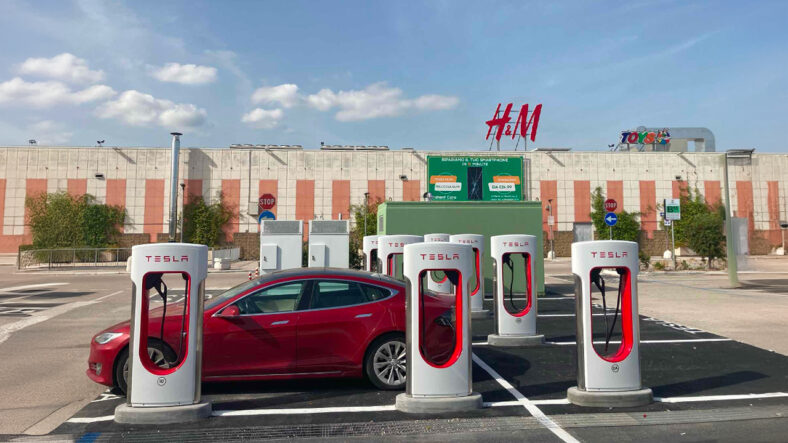 tesla supercharger afragola le porte di napoli