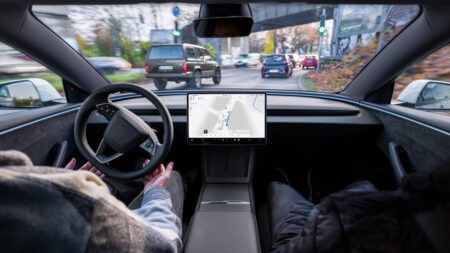 Tesla FSD in Europa: la Svezia approva i test pubblici