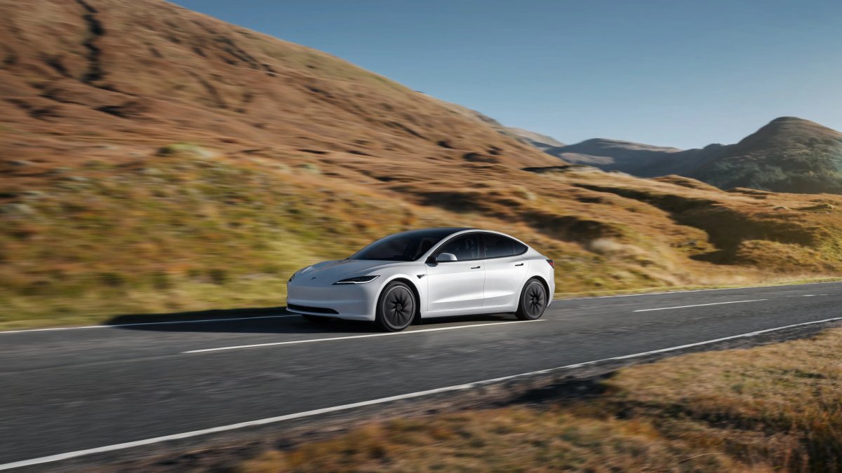 La Tesla Model 3 è l’auto elettrica più efficiente in produzione: il verdetto dei test su strada — screenshot 1