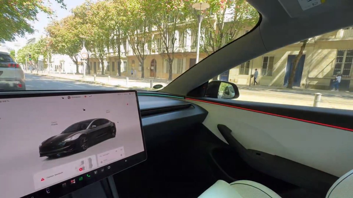 Tesla porta l’avviso di angolo cieco a porte aperte su più modelli: ora anche Model Y, S e X — screenshot 1