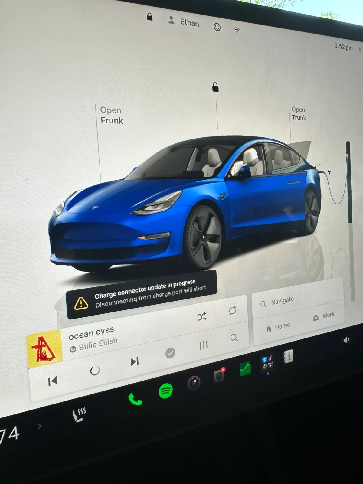 Tesla aggiorna anche il cavo di ricarica: firmware in arrivo per il Mobile Connector — screenshot 1