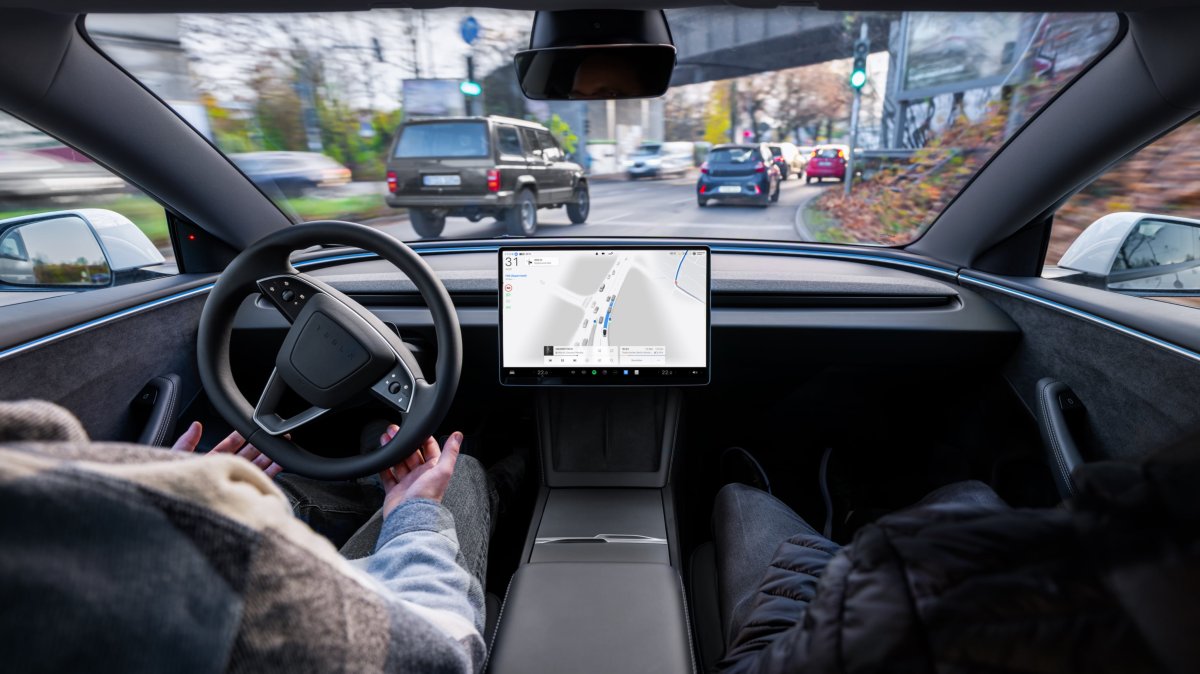 Tesla regala due mesi di FSD in Europa: le prove gratuite arrivano nelle Tesla di Paesi Bassi e Danimarca — screenshot 1