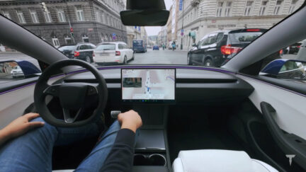 L'FSD di Tesla approvato anche in Repubblica Ceca: è il settimo Paese europeo e il rollout parte a breve