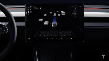 Tesla prepara FSD v15: rete neurale dieci volte più grande, reazioni più rapide e niente aggiornamento per le HW3