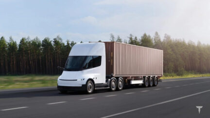 Tesla Semi arriva ufficialmente in Europa: 550 km di autonomia, Megacharger da 800 kW e consegne dal 2027