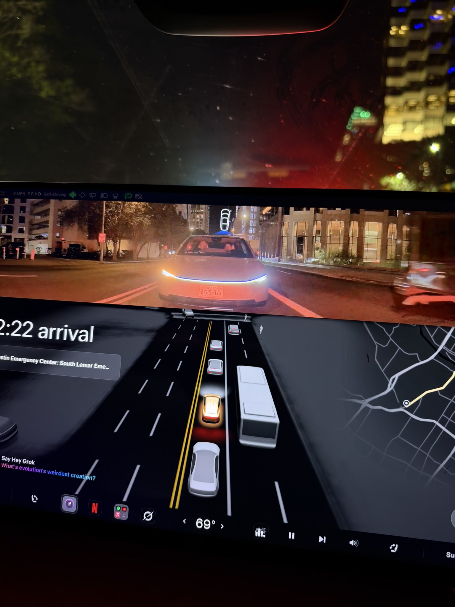 Tesla Cybercab, i passeggeri ora possono vedere la telecamera posteriore durante la corsa: e la vista l’ha ottimizzata Grok — screenshot 1