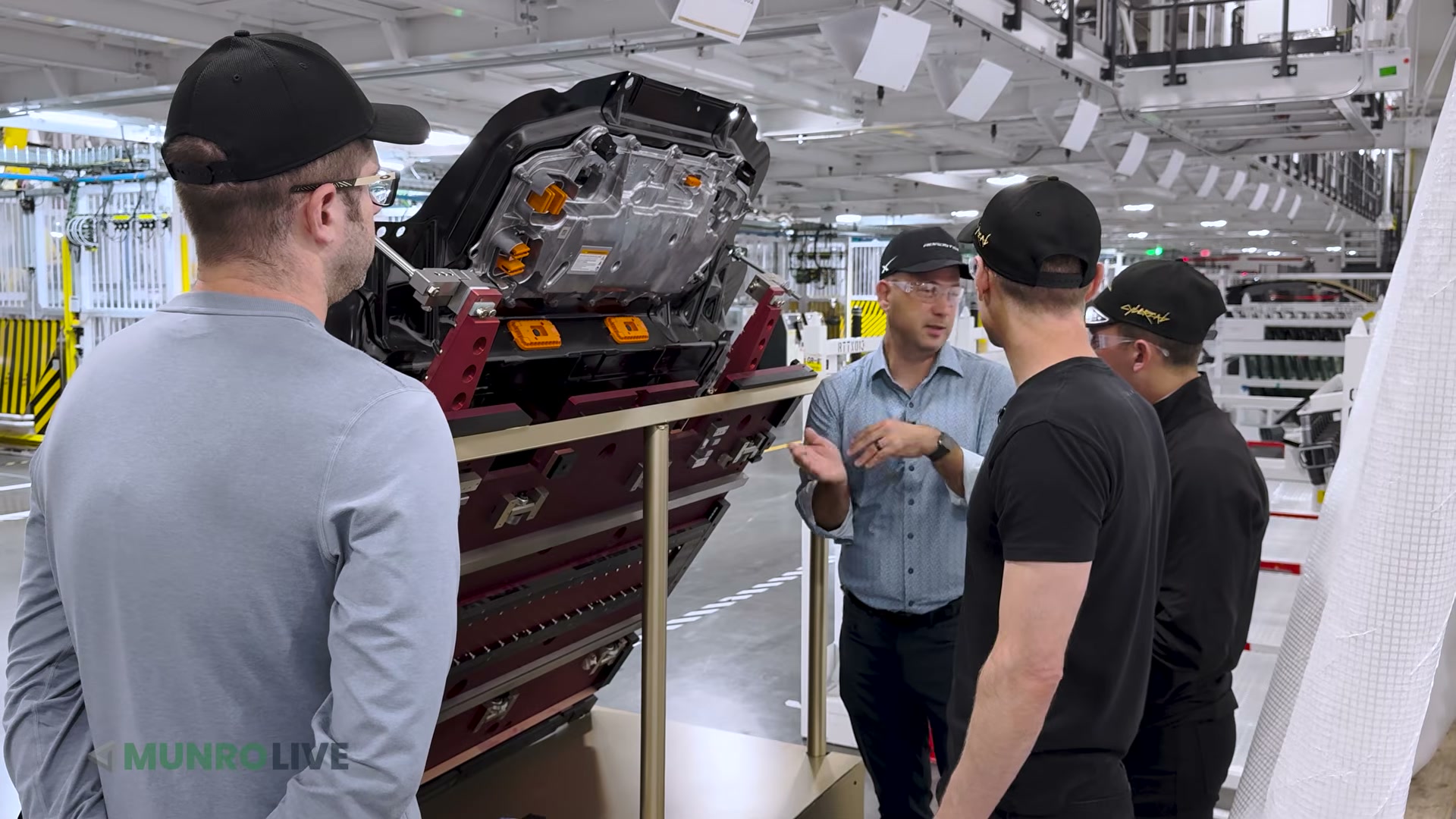 Tesla Cybercab, la linea di produzione è così veloce che non lavora tutti i giorni: supera i Robotaxi da mettere in strada — screenshot 1