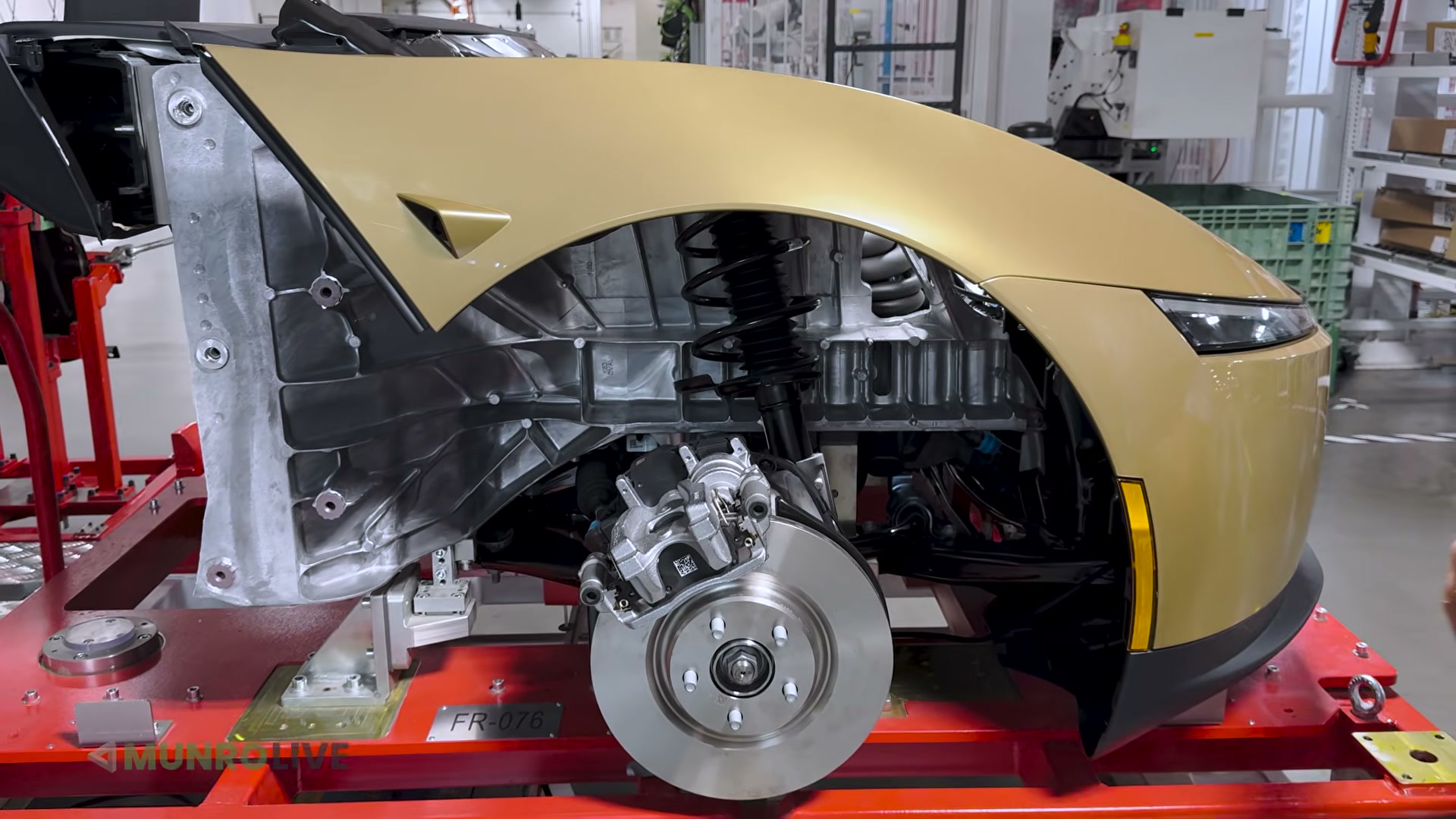 Tesla Cybercab, la linea di produzione è così veloce che non lavora tutti i giorni: supera i Robotaxi da mettere in strada — screenshot 1