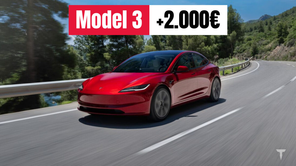 Tesla Model 3 rossa su strada