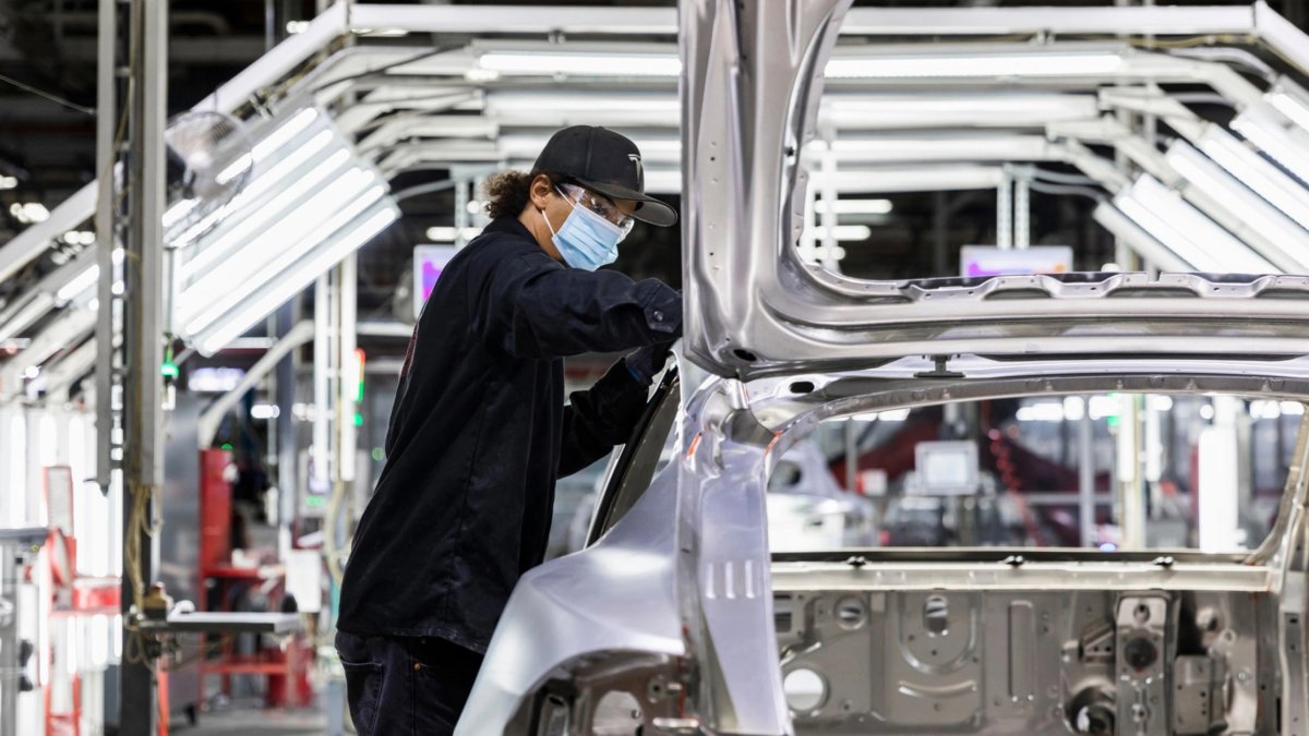 Tesla, la conference call del Q3 2026 punto per punto: Cybercab a Dallas, FSD nel 75% delle consegne, Optimus in produzione e 5 milioni di auto entro il 2030 — screenshot 1