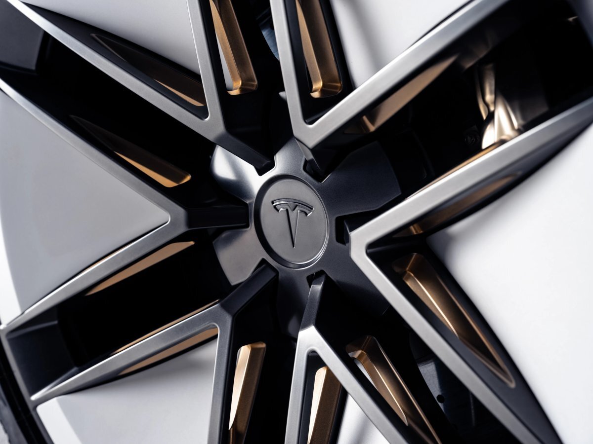 Tesla Roadster, tutte le specifiche: batteria da 150 kWh, ricarica in 10 minuti, quattro versioni e propulsori — screenshot 6