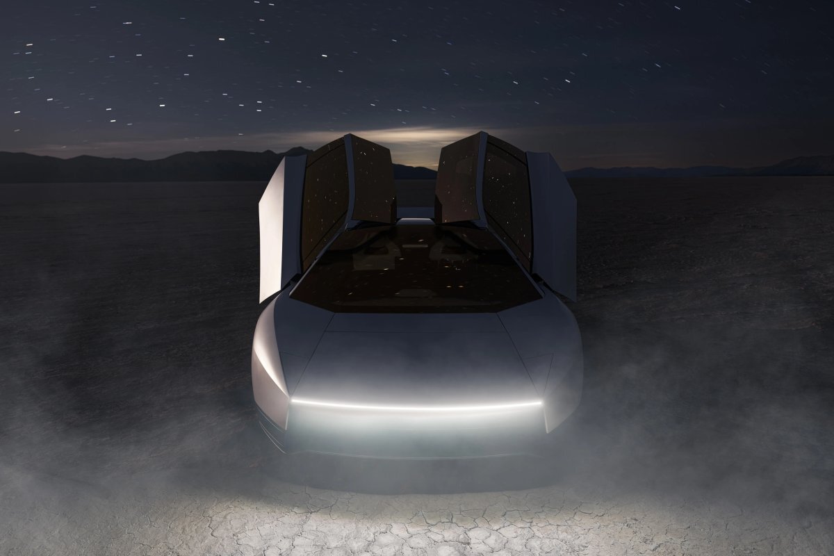 Tesla Roadster, vecchia contro nuova: come è cambiato il design (foto a confronto) — screenshot 2