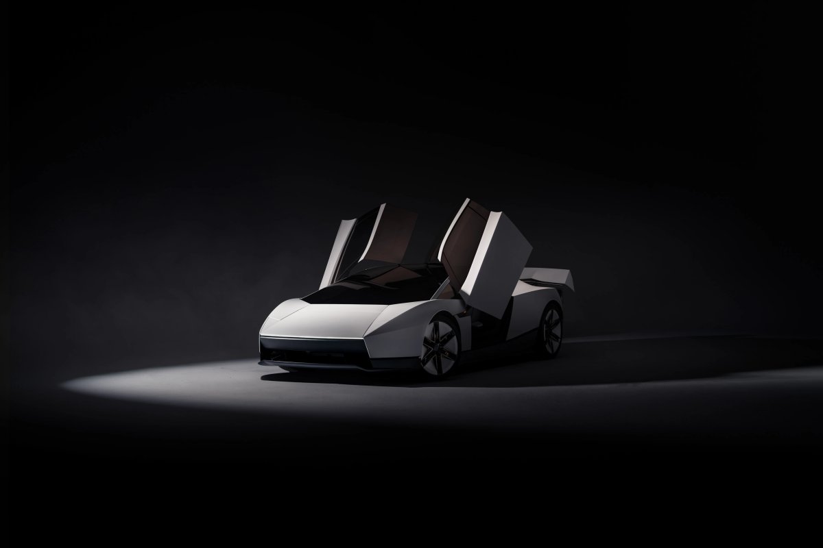 L’amministratore delegato di Ferrari promuove la Tesla Roadster: 10 su 10 per tecnologia e presentazione — screenshot 3