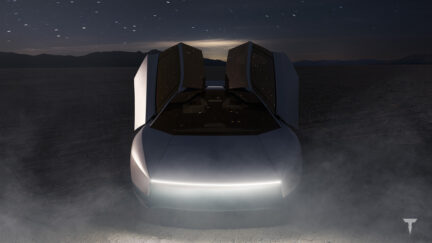 Tesla presenta la nuova Roadster: vola, guida a testa in giù e scatta da 0 a 96 km/h in meno di un secondo