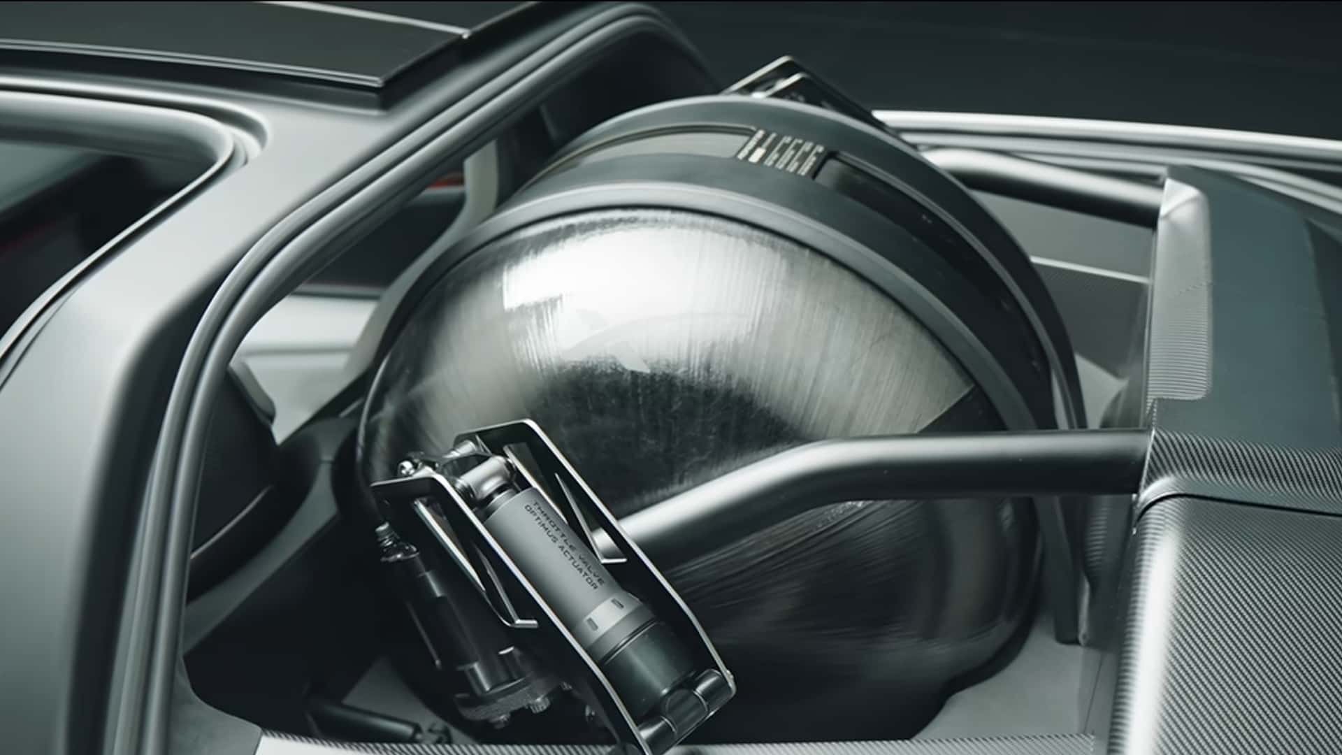 Tesla Roadster, i propulsori hanno un costo: 5 secondi di spinta e fino a 6 ore per ricaricare l’azoto — screenshot 1