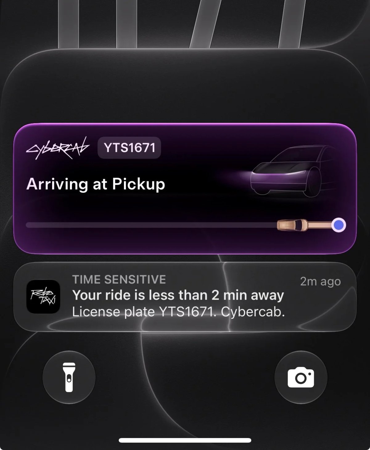 Tesla Robotaxi, l’app arriva su iPad ed iPhone Duo: e la Live Activity si colora come il Cybercab — screenshot 1